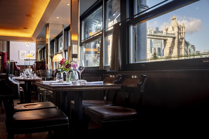 Le Pont de la Tour by null