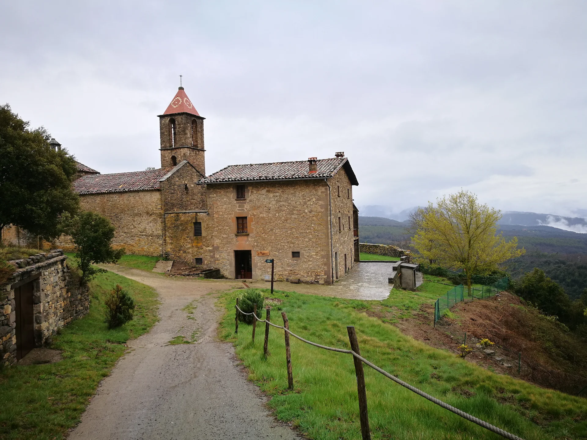 Restaurante La Rectoría y Alojamiento Sant Joan de Fabregues