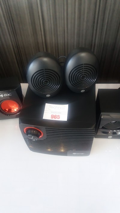 Photos of Techno&acute;s Design Computadoras