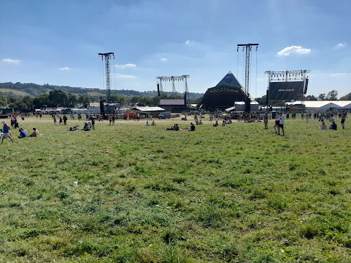 Pyramid Stage - Visual