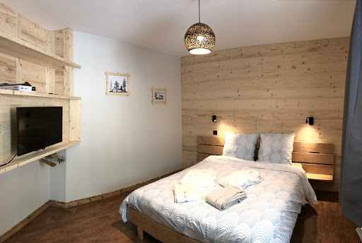 Photo de Chalet LE LYNX 8 Personnes Piscine privée intérieure sauna à Ramonchamp (88160)