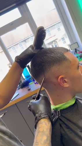Comments and reviews of Zeke The Barber