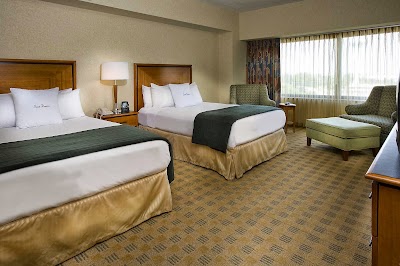 Photos of DoubleTree Suites by Hilton Hotel & Conference Center Chicago-Downers Grove