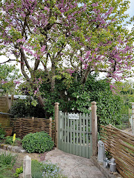 Photo n°6 de Au p'tit jardin à Saint-Sylvestre-de-Cormeilles (Chambre d'hôtes)