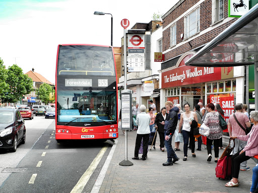 Walnuts Centre (Stop U) - Visual