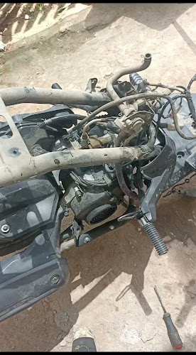 Servicio tecnico "JR" MANTENIMIENTO DE MOTOS Y MOTOTAXI - Tienda de motocicletas