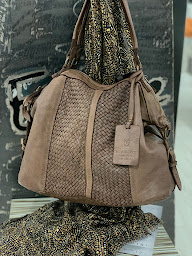 Photo n°19 de Maroquinerie ELITE à Brignoles (Magasin de sacs et bagages)