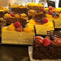 Photo n°10 de Aux 4 Saisons.16 à Gond-Pontouvre (Pâtisserie)