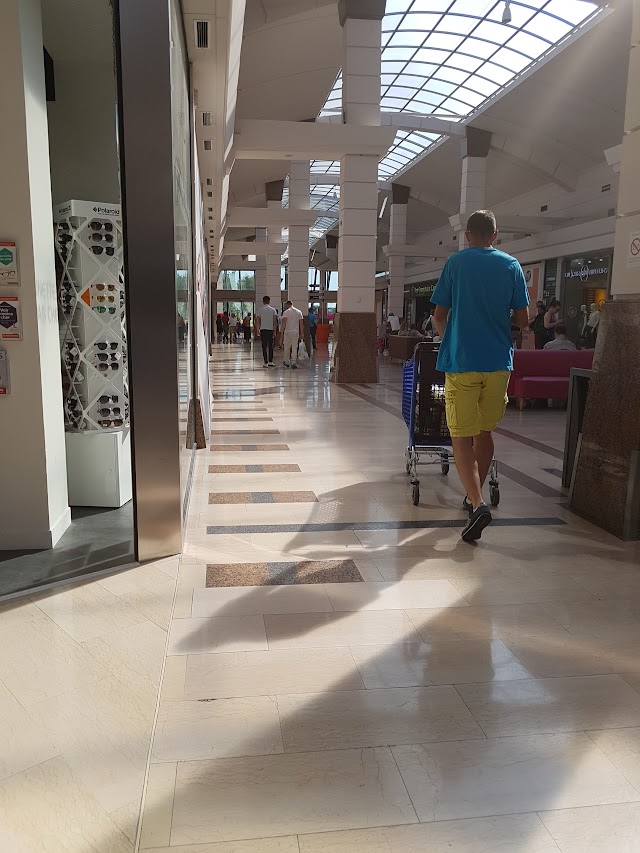 Carrefour Mondeville