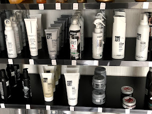 Photo n°7 de Surg’hair Coiffure à Surgères (Salon de coiffure)