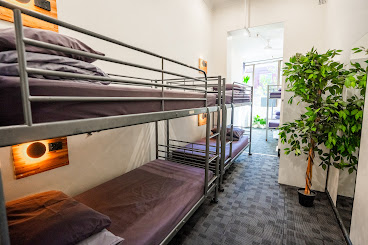 Mad Monkey East Side by null