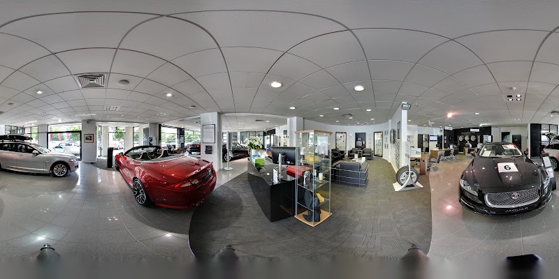 Stratstone Jaguar Wolverhampton photo 2