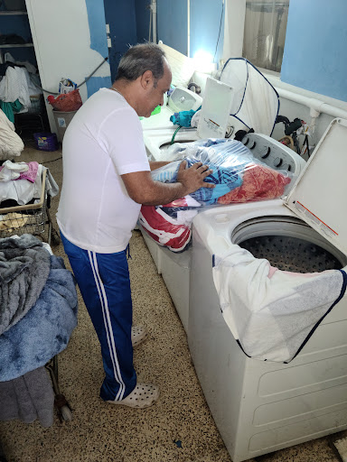 El Tinglar Laundromat
