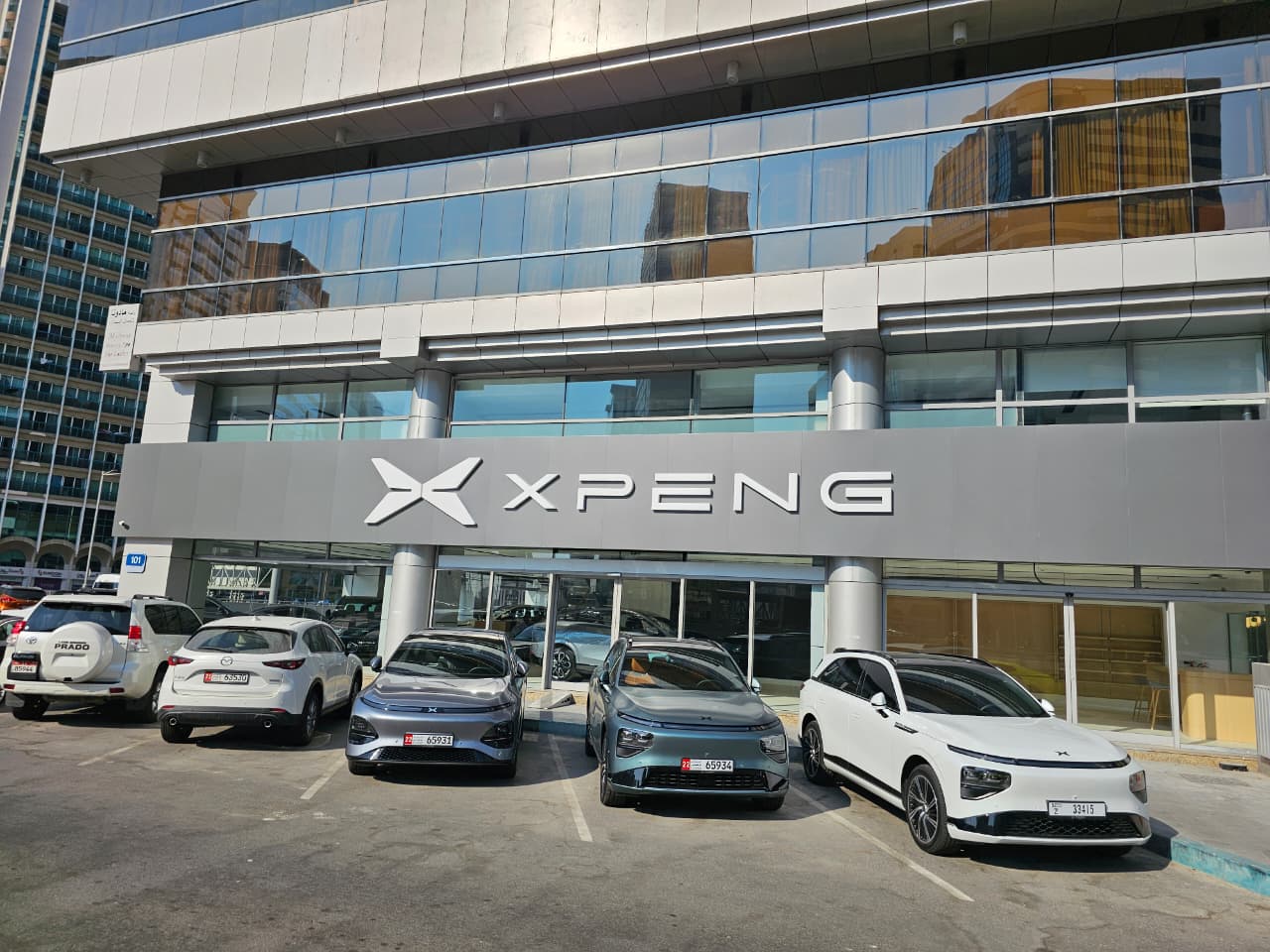 XPENG Abu Dhabi Showroom - Gulf Star Motors - Ali & Sons - صورة 3