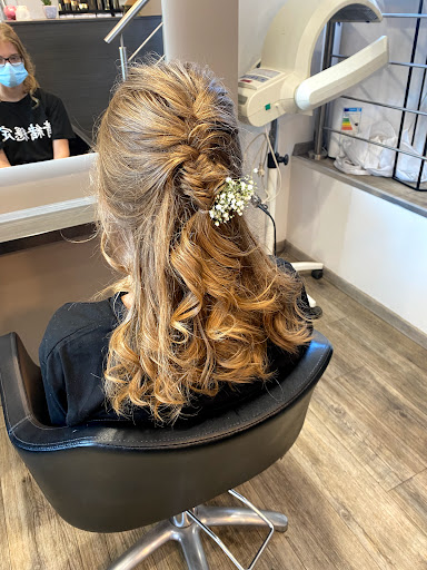 Willmann Emilie Coiffure des Amandiers - Thumbnail