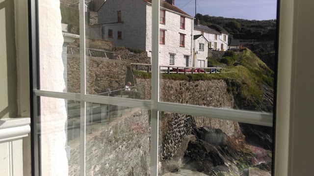 Lugger Hotel