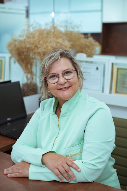 Alessandra Almeida/ Ortodontista Maceió/ Invisalign/ Clareamento dentário