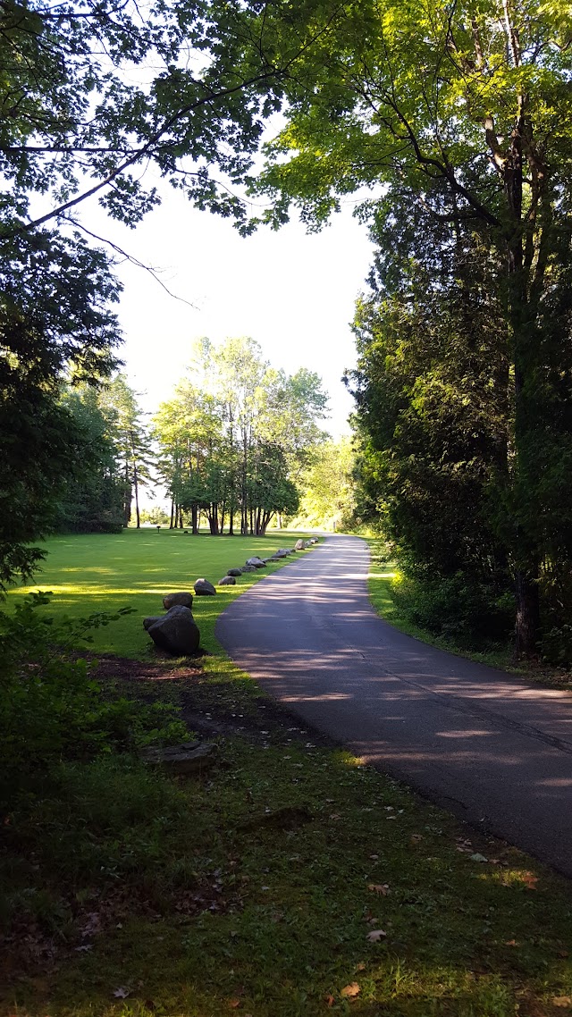 Henes Park