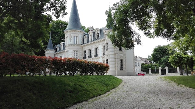 Le Château d'Hardricourt