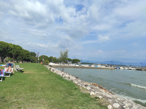 Spiaggia Lido di Lugana Sirmione Gallery - Italy
