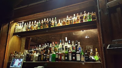 Photos of Edd&eacute; Yard