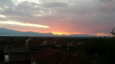 Xhamia Kullaj, Postribë