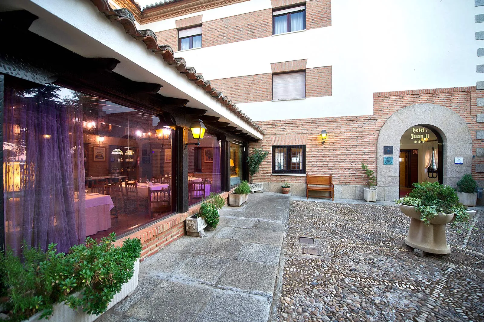 Hotel Juan II