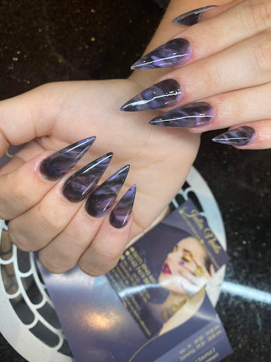 Julia Nails - Visual