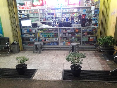 Electronics Store