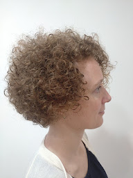 Photo n°7 de Petit Salon - Coiffeur Paris à Paris (Salon de coiffure)