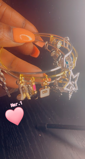 Roxy Jewels and Gems - Thumbnail