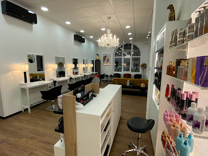 Photo n°21 de Coiffure 12 à Strasbourg (Salon de coiffure)