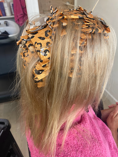 Hair and Amor - Thumbnail