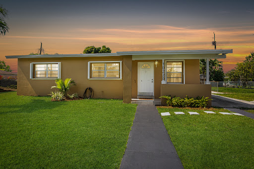 Realtor Jacqui (Jacqui Morgan)