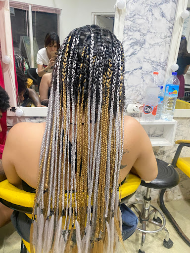 Yellow Salon & Fashion