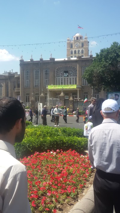 Photos of Saat Square Subway Station