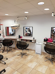 Photo n°13 de Le salon de Saint Renan à Saint-Renan (Magasin de perruques)