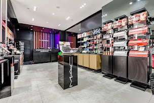 Photo n°8 de MAC Cosmetics à Thiais (Maquilleur.euse)