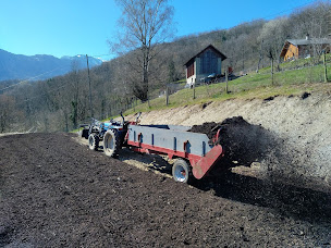 Photo n°12 de Ferme Bio Croq'Champs - Crêperie paysanne et savoyarde, Epicerie à la ferme, Grand Gite à Saint-Alban-d'Hurtières (Maraîcher)