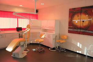 Photo n°2 de Dr ROUSSET - Dentiste Candé à Candé (Orthodontiste)