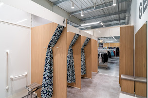 Photo n°3 de GEMO ST YRIEIX LA PERCHE Chaussures et Vêtements à Saint-Yrieix-la-Perche (Magasin de vêtements pour femmes)