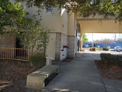 Delmont Gardens Branch Library