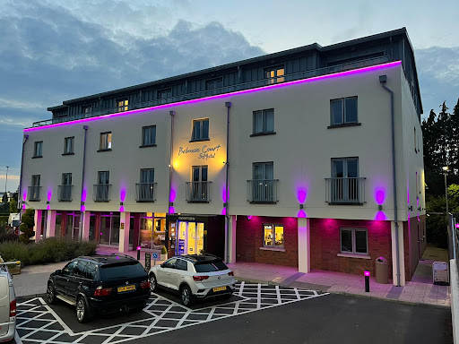 Belmore Court & Motel