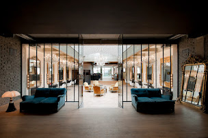 Photo n°2 de Coiffirst Faubourg Saint-Honoré à Paris (Salon de coiffure)