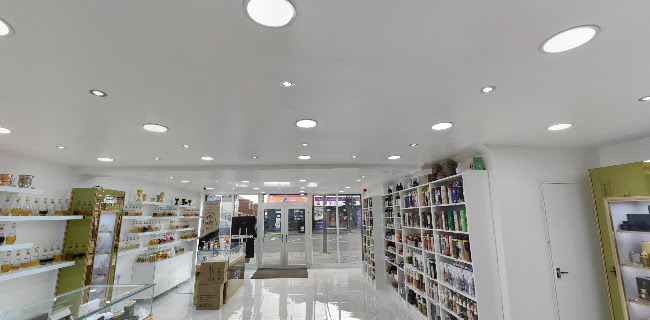 Luxury scent - Cosmetics store