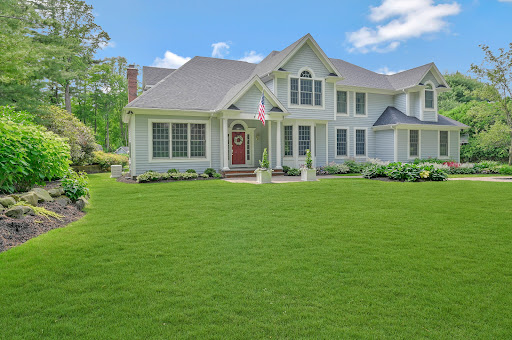 Janine Gleusner, Licensed Real Estate Salesperson