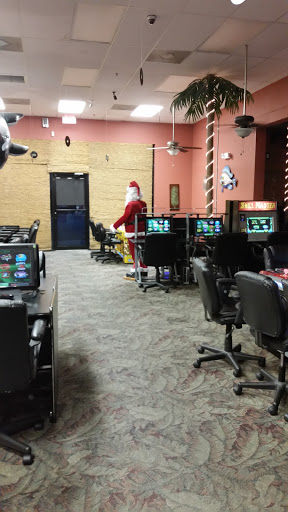Coconuts Internet Cafe Arcade - Visual