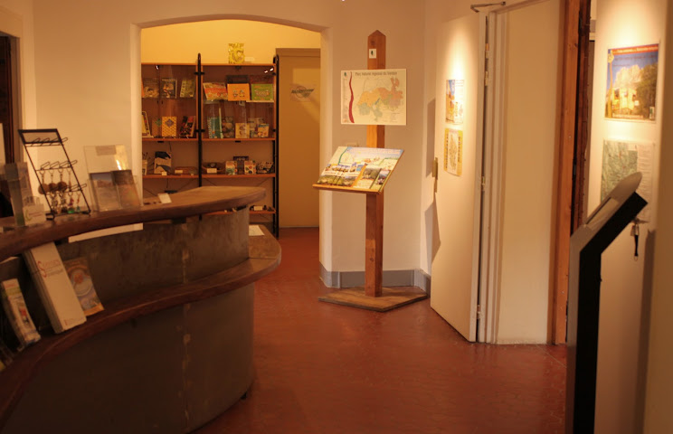 House Nature & Heritage by null