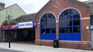 B&M Store