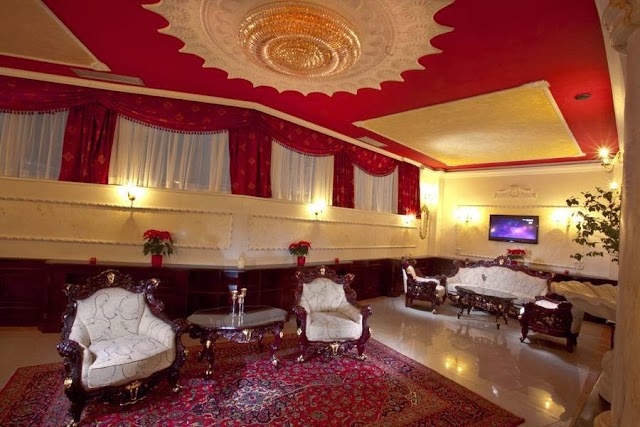 Queen's Astoria Design Hotel